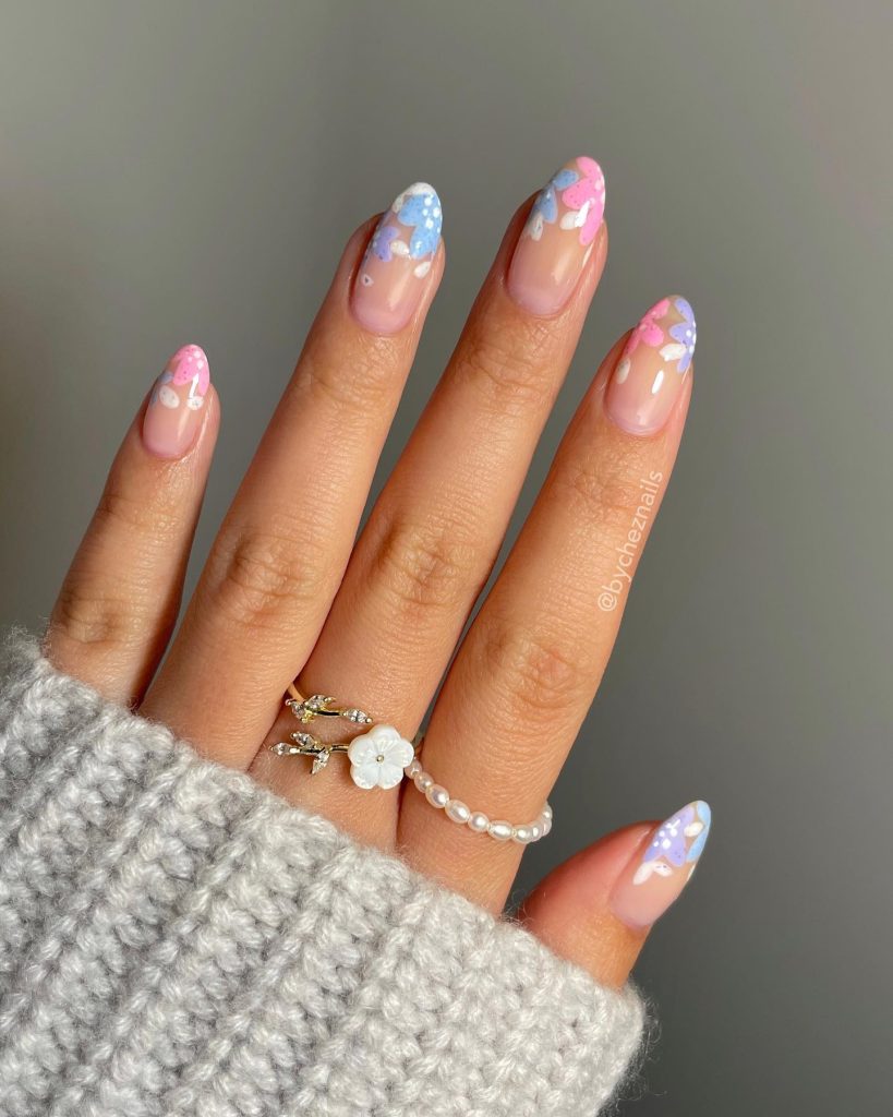  French Tips That Blossom